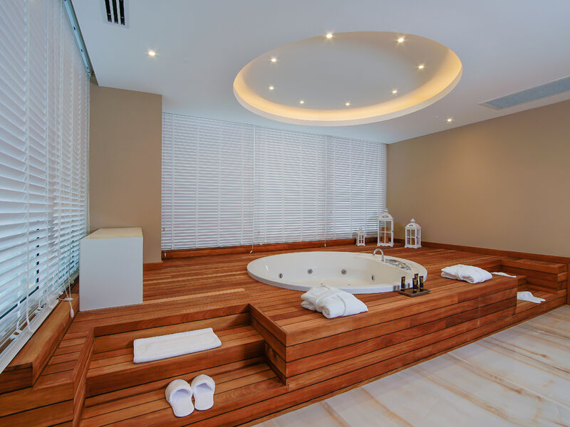 Limak Cyprus Deluxe Hotel