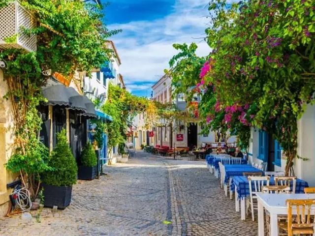 15. Alaçatı Ot Festivali Turu (1 Gece Otel Konaklamalı)