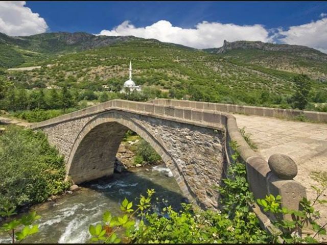 Uçaklı Karadeniz Yaylaları ve Batum Turu (3 Gece Otel Konaklamalı)