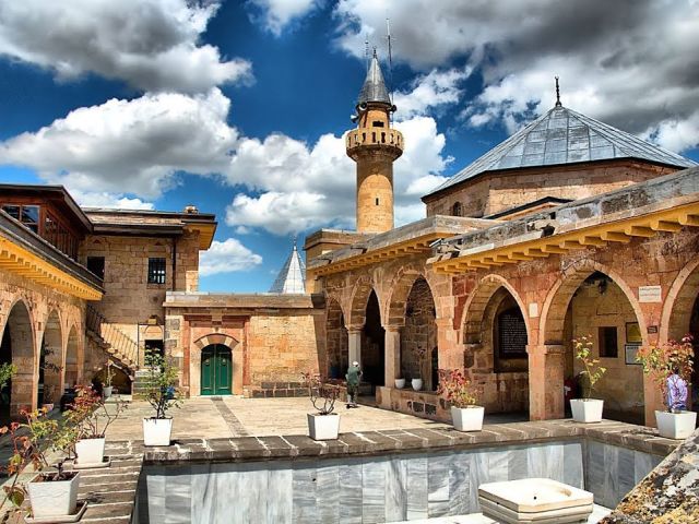 Ramazan Bayramı Özel Kapadokya Ihlara Vadisi ve Hacı Bektaş Turu (1 Gece Otel Konaklamalı)