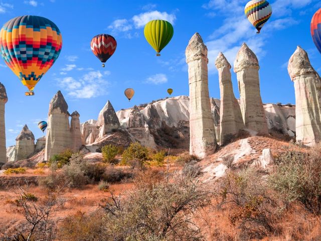 23 Nisan Özel Kapadokya Ihlara Vadisi ve Hacı Bektaş Turu (1 Gece Otel Konaklamalı)