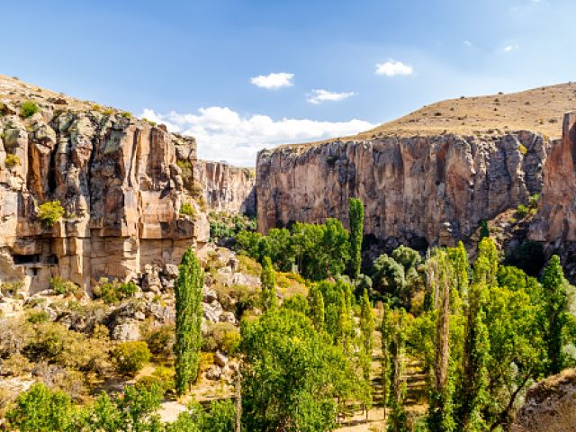 23 Nisan Özel Kapadokya Ihlara Vadisi ve Hacı Bektaş Turu (1 Gece Otel Konaklamalı)