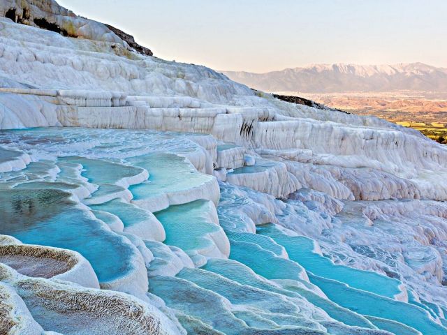 Kurban Bayramı Özel Isparta Gül Hasadı Salda Gölü ve Pamukkale Çeşme Alaçatı Turu (1 Gece Otel Konaklamalı)