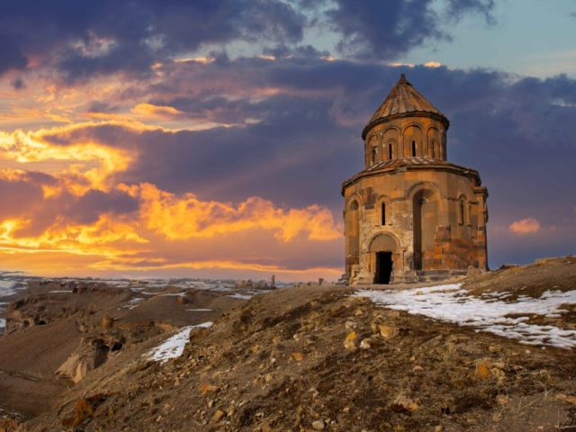 Sevgililer Günü Özel Uçaklı Bambaşka Batum Tiflis Kars Erzurum Doğu Ekspresi Turu (3 Gece Otel Konaklamalı)