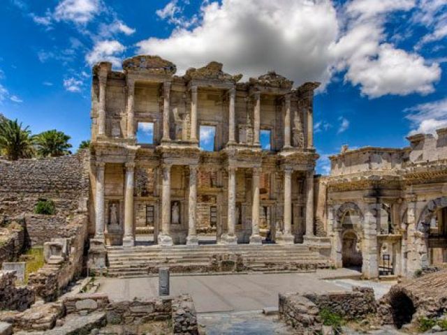 Sevgililer Günü Özel Kuşadası Çeşme Pamukkale Turu 2 Gece