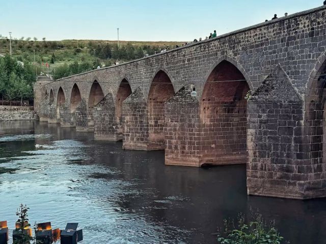 Uçaklı Mardin Hasankeyf Midyat Turu 1 Gece