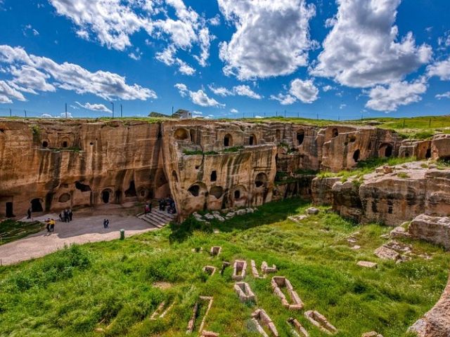 Sevgililer Günü Özel İkonik Mezopotamya Midyat Mardin Turu | 2 Gece Konaklamalı Sabiha Gökçen Havalimanı Hareketli