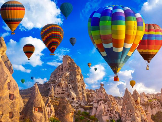 Sevgililer Günü Özel Uçaklı Kapadokya Kayseri Turu 2 Gece 3 Gün Cave Otel Konaklamalı